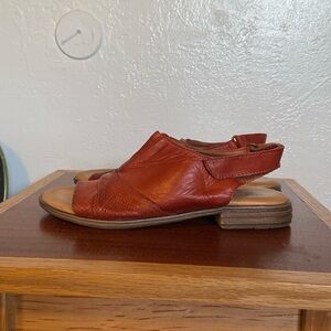 MIZ MOOZ 37 size 6 DEVON rust sandal genuine leather